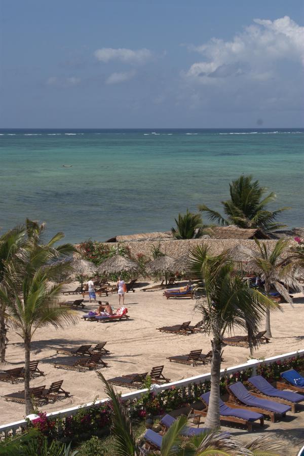 Jumbo Watamu Hotell Exteriör bild