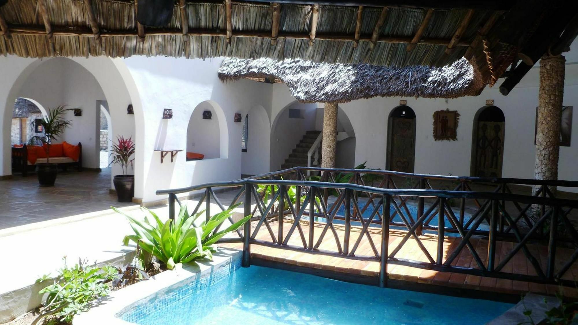 Jumbo Watamu Hotell Exteriör bild