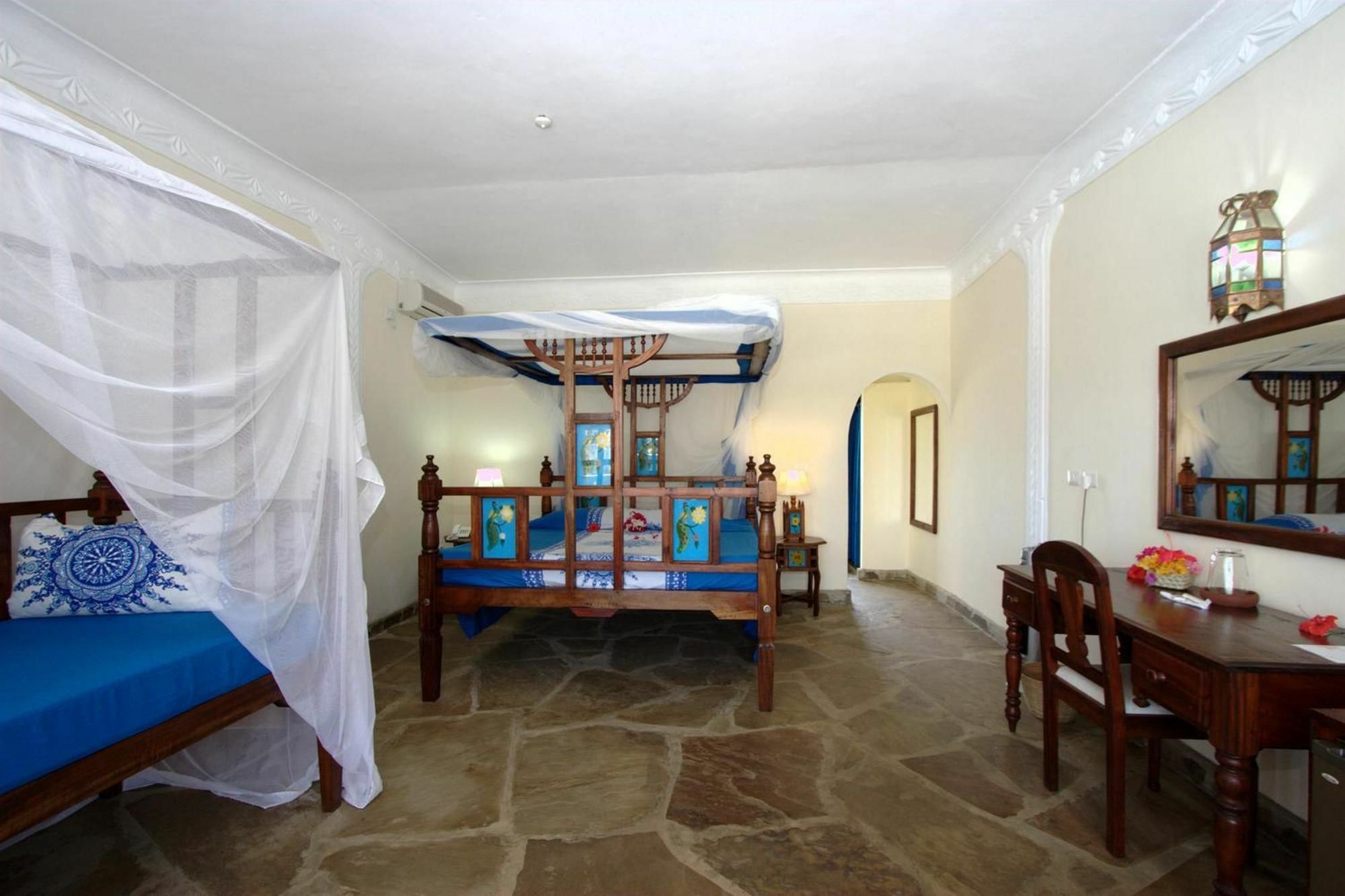 Jumbo Watamu Hotell Exteriör bild